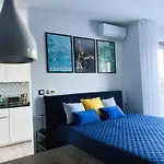 Royal Blue Tauron Arena Cracow Apartment *
